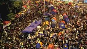 Após confrontos, Hong Kong tem manifestação pacífica