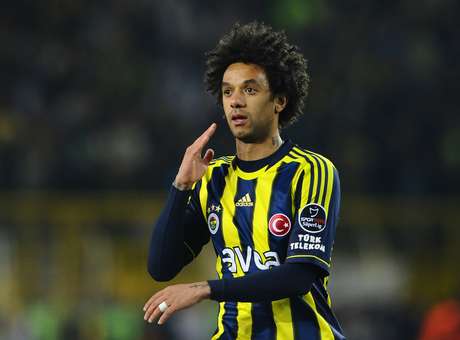 Sonho antigo do Corinthians, Cristian dá adeus ao Fenerbahce