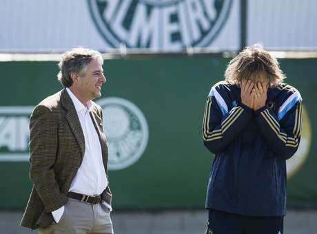 Com presença de Paulo Nobre, Palmeiras treina contra a crise