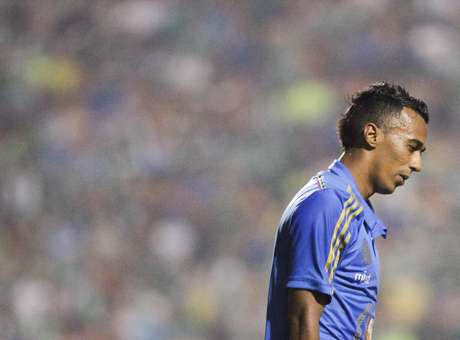 Juninho cita 2012 e teme nova queda: ajoelho e rezo todo dia