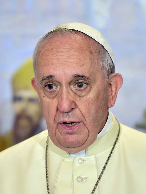 Papa estaria na mira do Estado Islâmico, diz jornal italiano