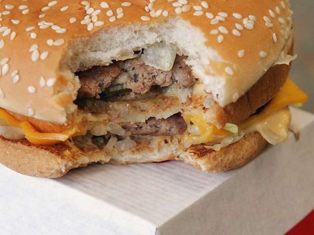Substância era usada para derreter gordura de carne que era triturada para a produção dos hambúrgueres  Foto: Getty Images