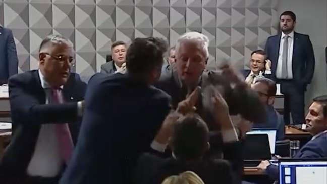 Somos N S Lanna Holder A Pastora L Sbica S Mbolo Da Cura Gay Que Hoje Prega Para Lgbts