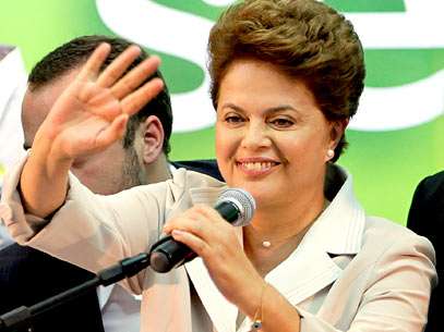 Dilma se emociona ao agradecer apoio do presidente Lula. Foto: AP