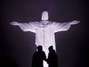 R�plica do monumento marcaria passagem da Olimp�ada de 2012 para a de 2016. Foto: AP