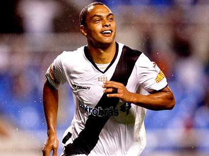 Dod&ocirc; foi o respons&aacute;vel por 3 gols dos 6 marcados pelo Vasco. Foto: Fernando Soutello/Agif/Gazeta Press