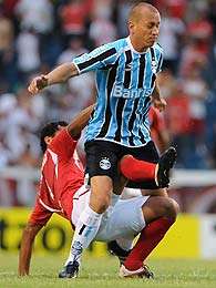 Cl�ssico ga�cho termina empatado por 2 a 2 no Ol�mpico. Foto: Edu Andrade/Gazeta Press