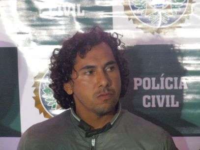 Fabiano Atan�zio da Silva, traficante conhecido como FB, chegou � sede da Pol�cia do Rio na manh� deste s�bado. Foto:  Cirilo Junior/Terra