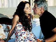 Marcos apanha de Helena ao ser flagrado com Dora. Foto: Divulga��o