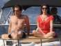 Na companhia de uma amiga, Josh Brolin relaxou em passeio de barco pelas praias do Rio de Janeiro. Foto: Andr� Freitas /AgNews 
