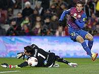 Com gols de Cristian Tello (foto) e Lionel Messi, equipe catal� colecionou sua 14� vit�ria. Foto: Reuters