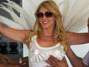 A socialite Val Marchiori experimentou nesta quarta-feira (1) a fantasia que usar� no samb�dromo de S�o Paulo.Foto: Twitter/Reprodu��o
