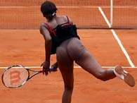 Venus Williams chamou a aten��o em Roland Garros 2010 por conta dos shorts transparentes. Foto: Getty Images