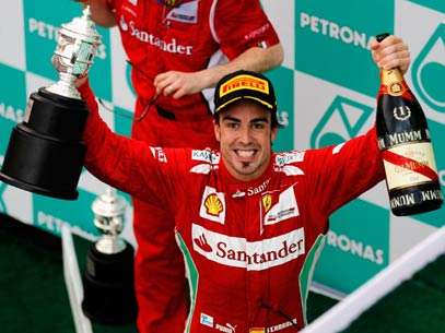 Fernando Alonso conquistou a primeira vitória da Ferrari na temporada. Foto: Getty Images