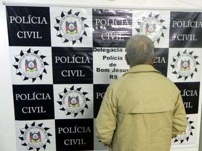 Preso, o idoso foi levado para o Presídio Estadual de Vacaria. Foto: Polícia Civil/Divulgação 