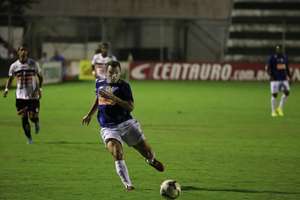 Marcelo Oliveira terá que superar crise na lateral esquerda