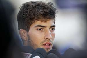 Lucas Silva se coloca à disposição para armar Cruzeiro