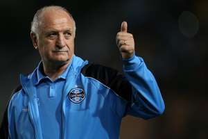 Sem Felipão, Grêmio começa a montar time para encarar Goiás