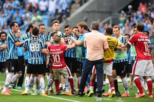 Após confusão, Abel e DAlessandro perseguem provocadores