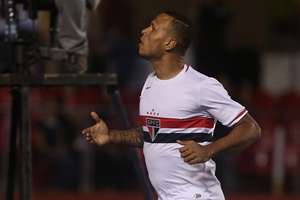 Com 61,2% dos jogos do São Paulo, Luis Fabiano é o artilheiro da equipe no ano