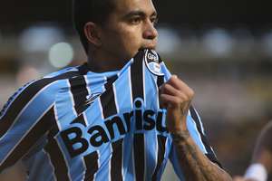 Grêmio esboça plano para manter Zé Roberto, Dudu e Alán Ruiz