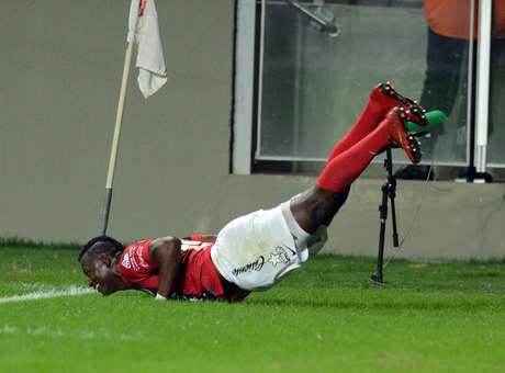 Com Cruzeiro de vitrine, colombiano fica perto de acerto