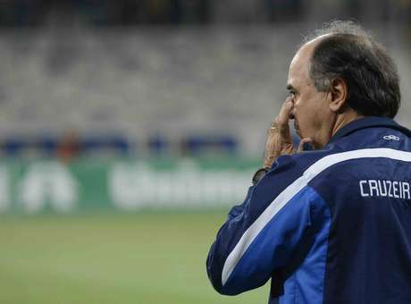Com problemas, Cruzeiro inicia preparação para final