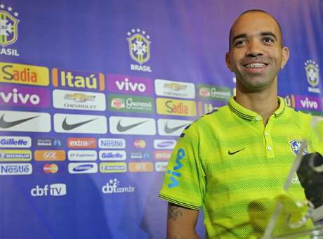 Jogadores da Seleção veem rodada e provocam Everton Ribeiro