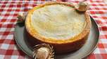 Cornmeal cake with corn brigadeiro glaze