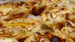 Perfect appetizer to make at home: bruschetta with brie and honey