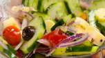 Chef Giu Giunti teaches you how to prepare the perfect Greek salad for the summer