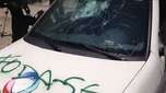 Protesto contra leilão do pré-sal destroi carro de TV