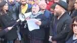 Homens de minissaia protestam contra a violência na Turquia