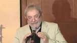 Lula defende que investigação de corrupção não manche Petrobras