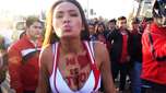 Último decote? Peruana se despede com beijo para brasileiros