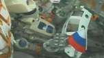 Robô humanoide segura bandeira russa em lançamento espacial