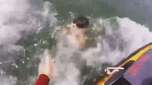 Bombeiros salvam 3 jovens de afogamento no litoral de SP
