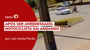 Motociclista é arremessado de moto e sai andando em MT