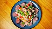 Receita de um ceviche clássico, muito refrescante e fácil de fazer.