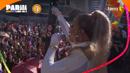 Gragqueen sings the anthem of the LGBT+ community and moves the crowd								