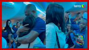 The man asks the passengers for help and makes a marriage proposal mid-flight