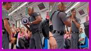 Guardas do metrô animam passageiros com música de Bruno Mars em SP