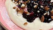 Brie cheese spread with jam