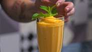 Smoothie caseiro de manga com iogurte: receita cremosa e refrescante