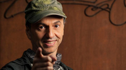 Classic MPB!  Zeca Baleiro presents 'Telegrama' on Showlivre