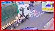 Mulher sobrevive e consegue sair debaixo de caminhão após ser atropelada no Paraná