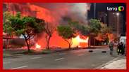 Grupo bloqueia rua e ateia fogo em ônibus em Porto Alegre