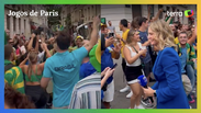 Repórter francesa se diverte com animação de torcedores brasileiros em Paris