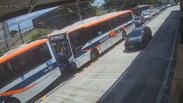 Estudante de 17 anos morre atropelada na faixa exclusiva do BRT por carro oficial do governo do RJ