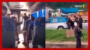Passageiro registra desespero em ônibus assaltado e cercado pela polícia no RJ: ‘Se entrega aí’